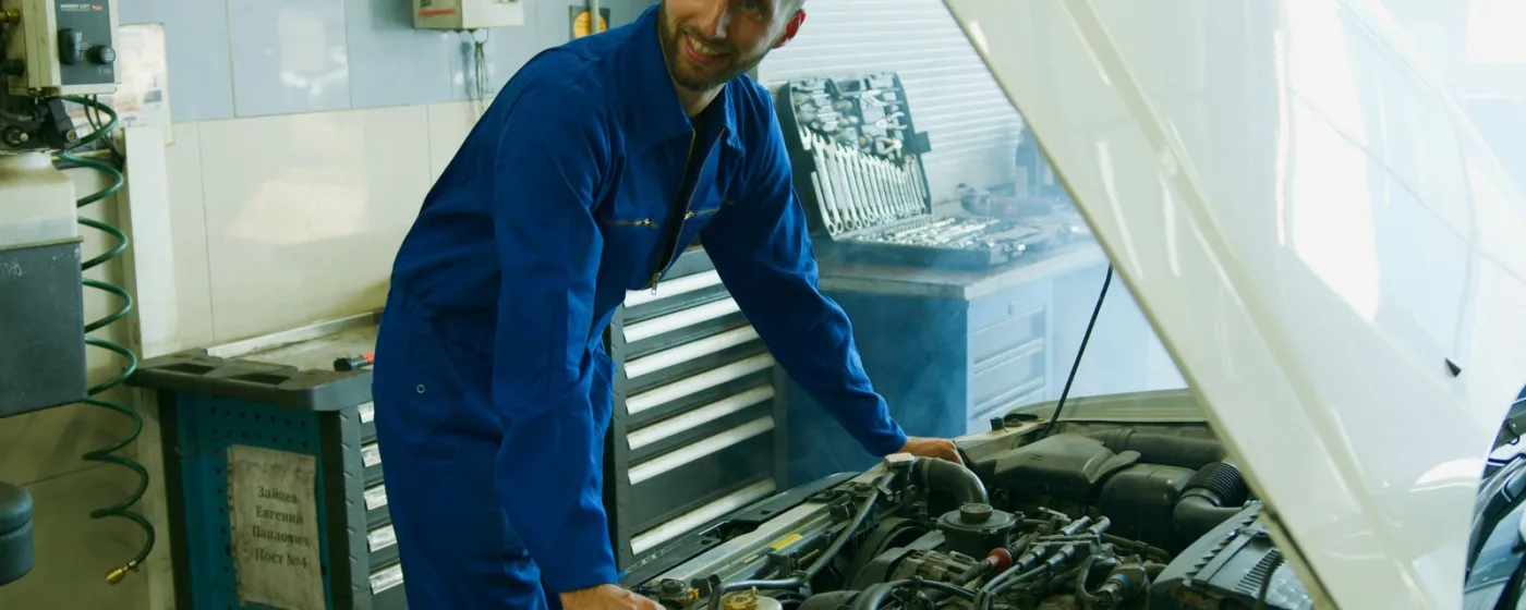The Ironline Auto Repair service bay in Columbus