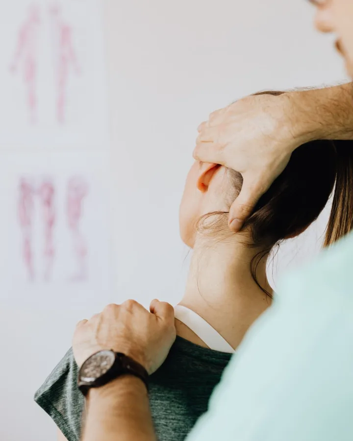 Chiropractor adjusting a patient at Keystone Spine and Posture